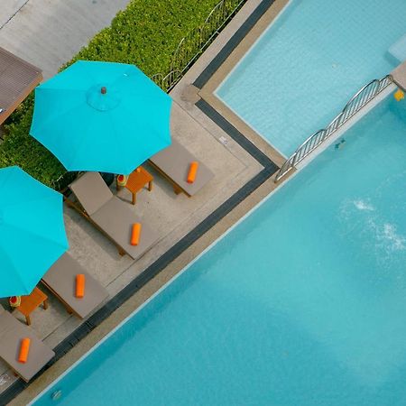 Recenta Suite Phuket Suanluang Buitenkant foto