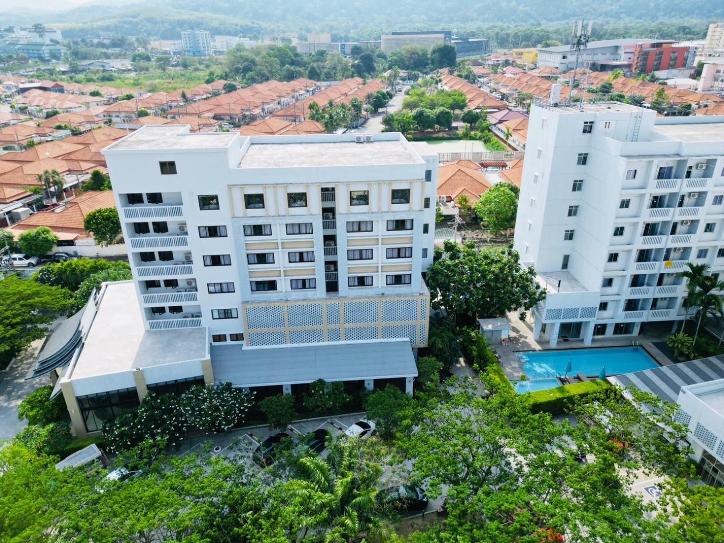 Recenta Suite Phuket Suanluang Buitenkant foto