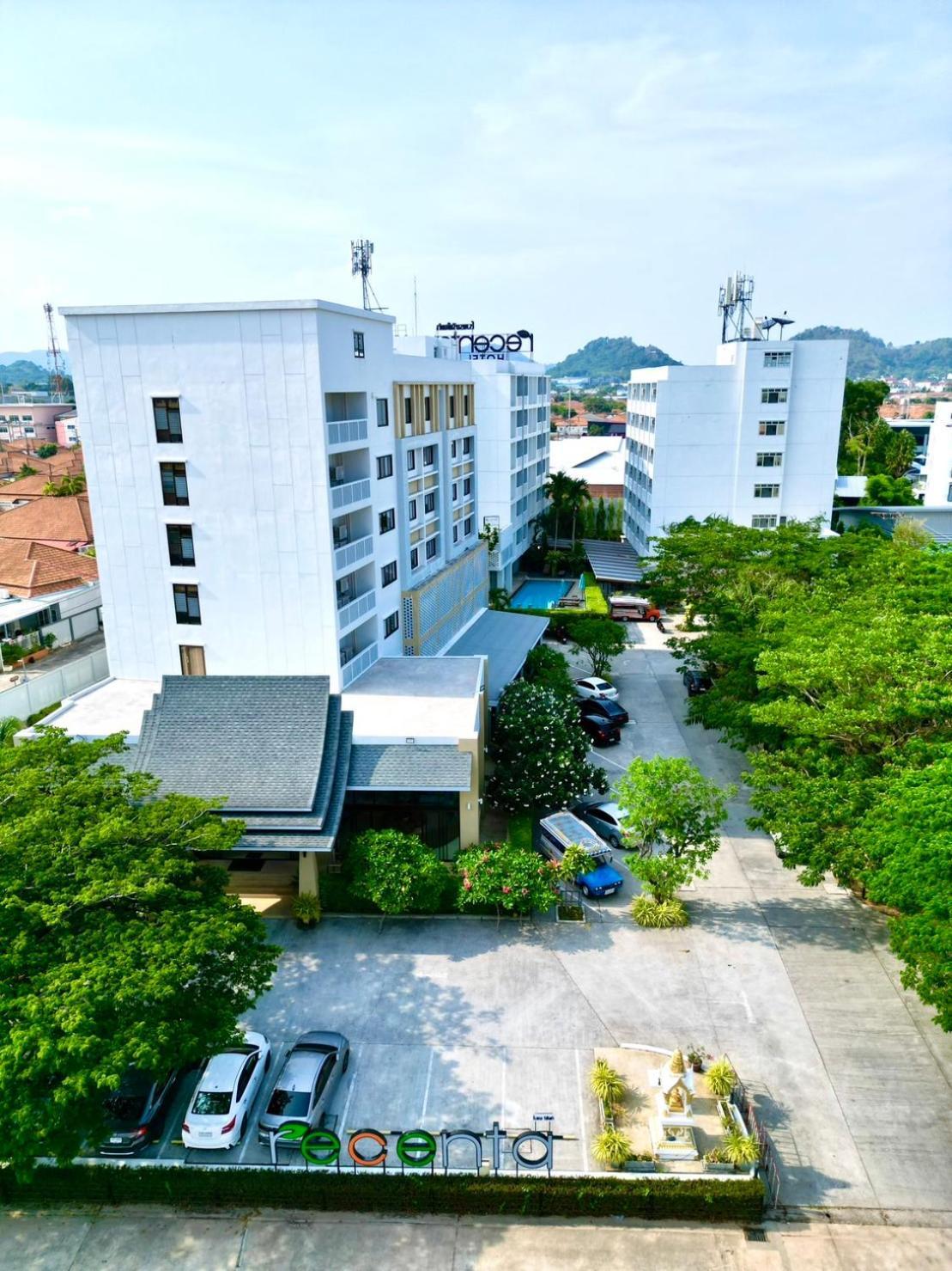 Recenta Suite Phuket Suanluang Buitenkant foto