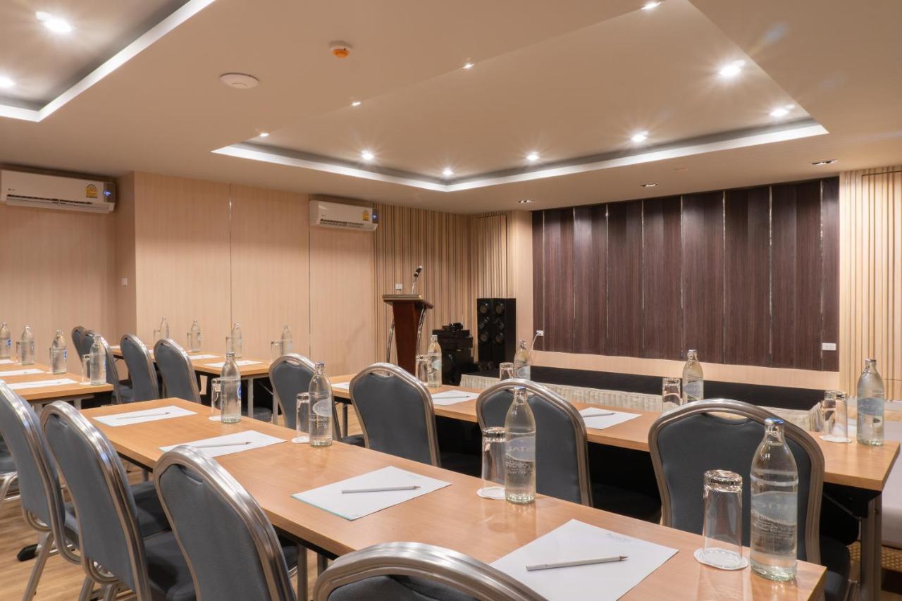 Recenta Suite Phuket Suanluang Buitenkant foto
