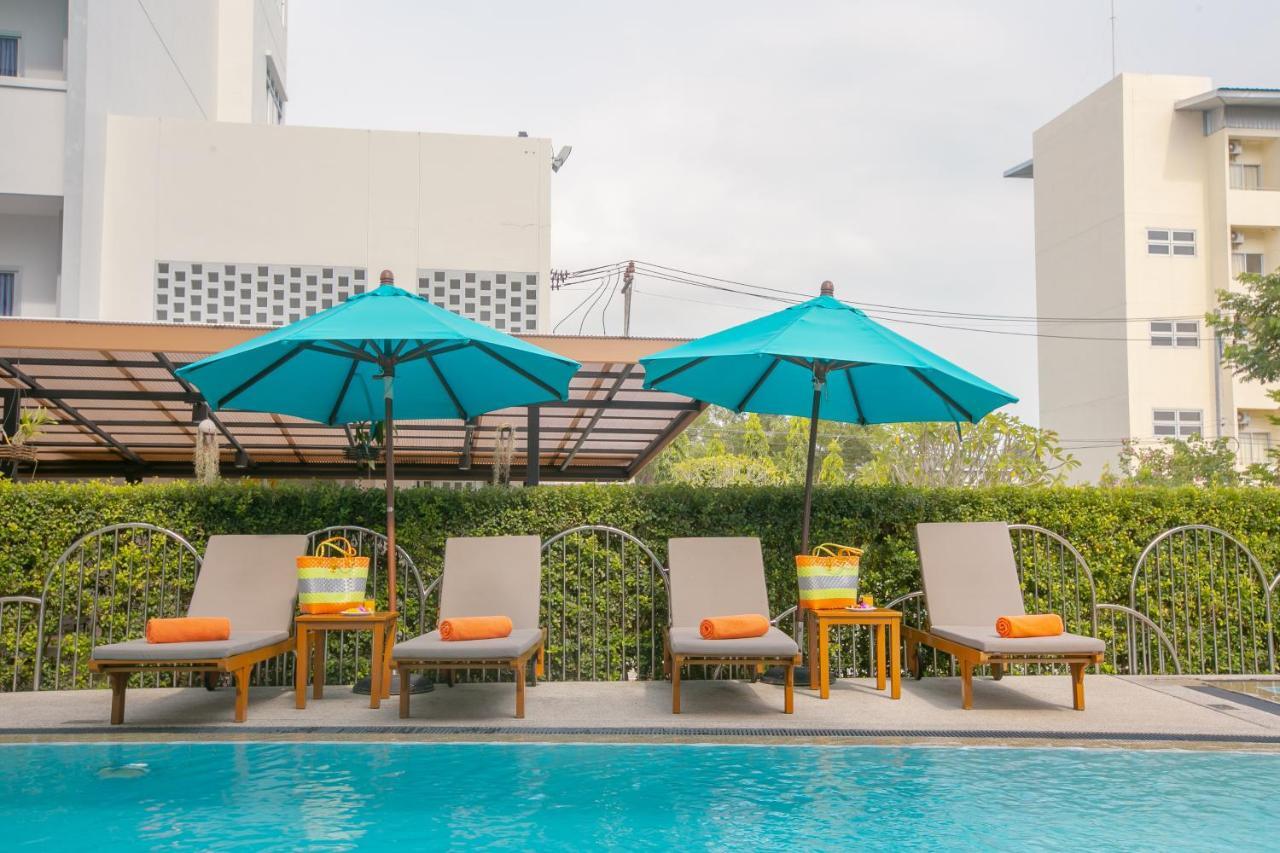 Recenta Suite Phuket Suanluang Buitenkant foto